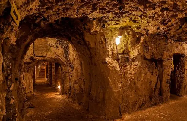 6 поражающих впечатление подземных поселений в разных уголках планеты