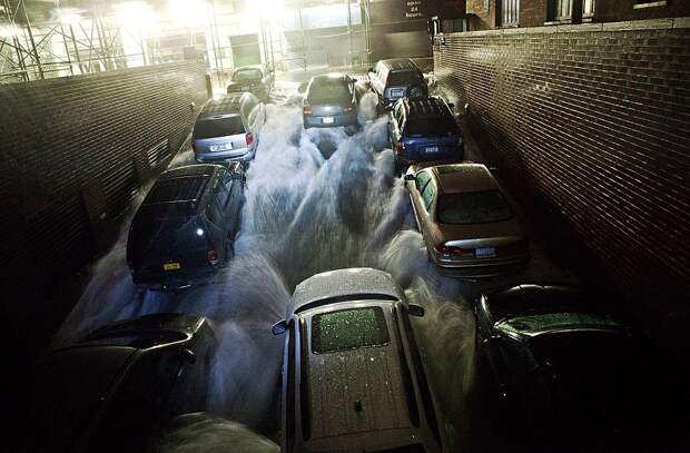 Подземные паркинги в Нью-Йорке ушли под воду вместе с тысячами автомобилей