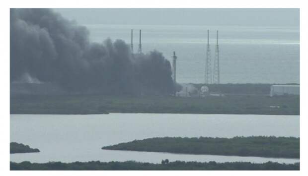 Не прошла испытания: ракета Falcon 9 взорвалась в ходе тестового запуска Не прошла испытания: ракета Falcon 9 взорвалась в ходе тестового запуска