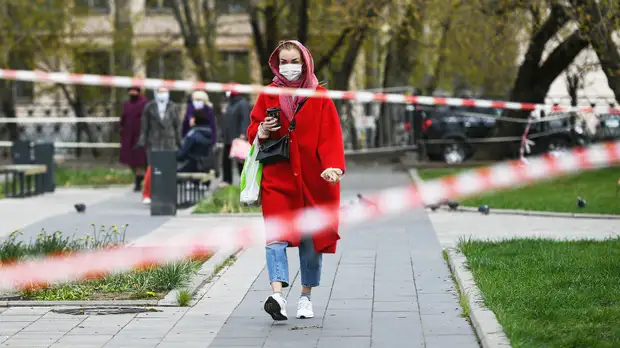 «Остаться дома означает упредить дальнейшее развитие эпидемии»: в РФ за сутки выявлено 7933 новых случая COVID-19