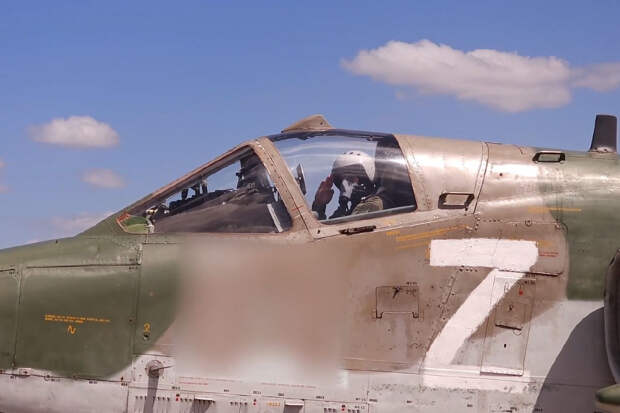 Штурмовики Су-25 ВКС России уничтожили опорный пункт ВСУ в зоне ответственности группировки войск «Восток»