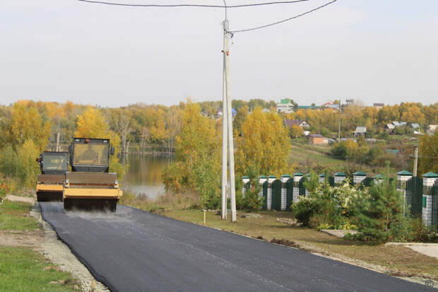 Ремонт дороги в поселке Казенная Заимка / Фото: barnaul.org