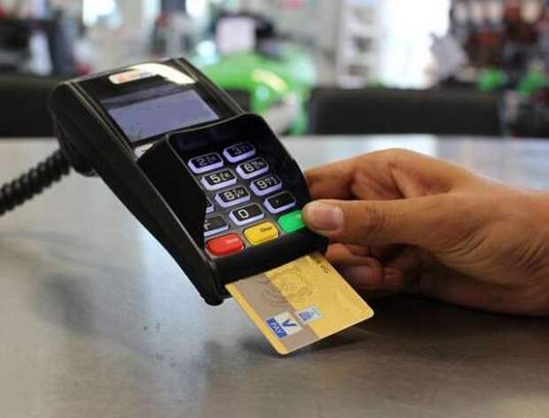 В Кузбассе девочки-подростки осуждены за кражу денег с найденной банковской карты