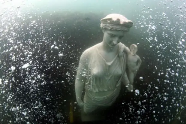 Затонувший город грехов: что стало с модным курортом Древнего Рима