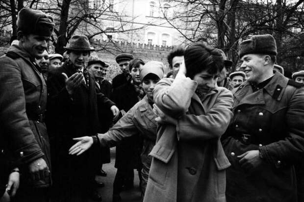15 фотографий, которые сделала Ева Арнольд в СССР в 1966 году