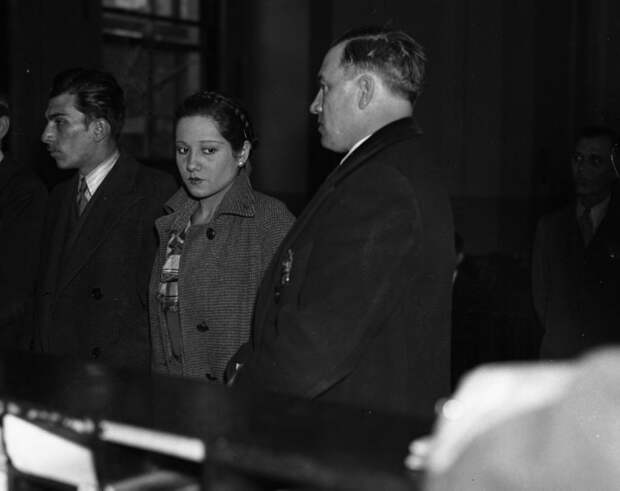 Крестная мать: 25 редких фото женщин гангстерского мира