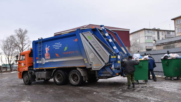 Теперь своя. Новая техника появилась у "мусорного" регоператора Каменской и Рубцовской зон