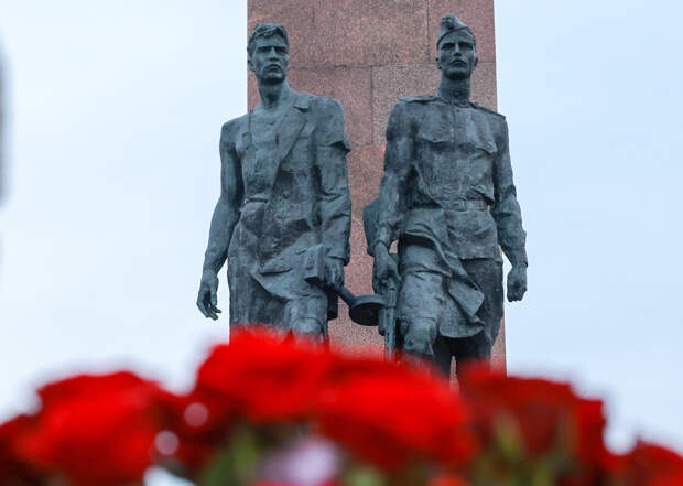 Петербург посетят зарубежные блокадники в День Ленинградской Победы