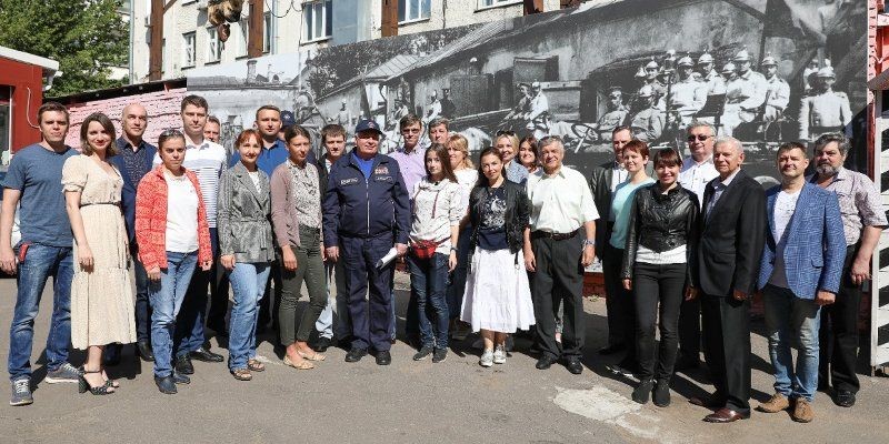Столичные пожарные и спасатели отмечают годовщину создания МПВО
