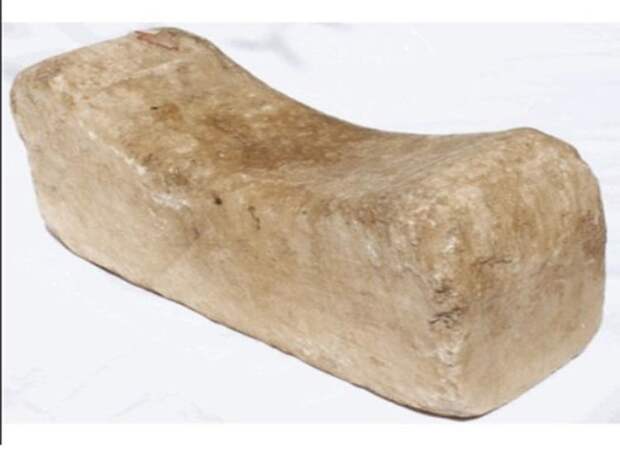 Древняя подушка из камня. /Фото: decimalreviews.com