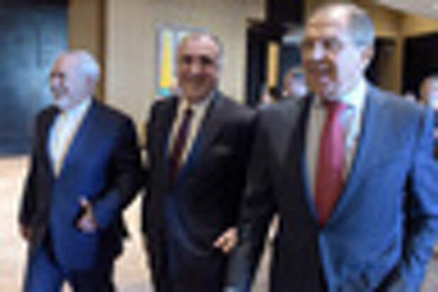 Мохаммад Джавад Зариф, Эльмар Мамедъяров и Сергей Лавров на встрече в Баку