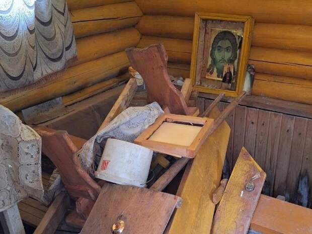 Под Смоленском неустановленные вандалы испортили святой источник