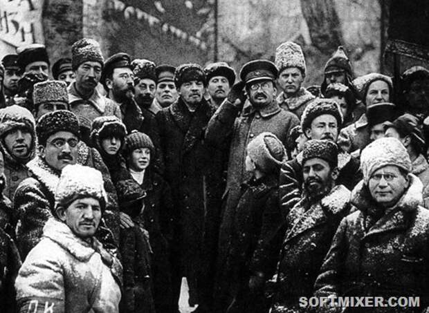 19191107-lenin_second_anniversary_october_revolution_moscow-e1478456706944-1