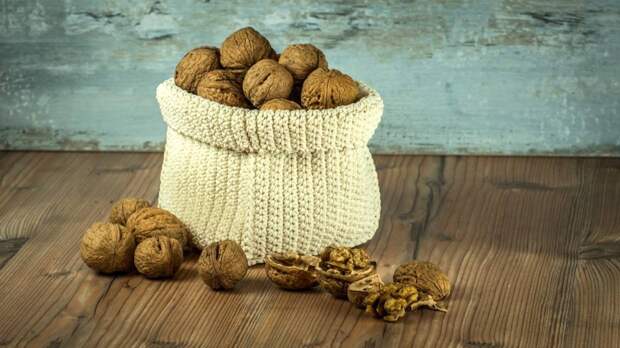 Грецкие орехи и семена чиа оказались полезны для улучшения работы мозга