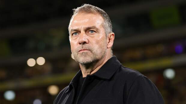 Флик пожаловался делегатам УЕФА на качество газона на стадионе «Атлетико» перед матчем в Лиге чемпионов