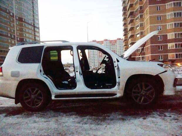 В Ростове неизвестные ночью разобрали Lexus lexus, кража. воровство