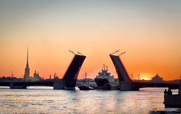 Стало известно, когда в Петербурге стартует сезон разводных мостов