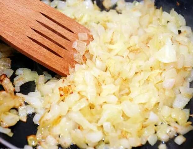 Салат всего из трех ингредиентов, но очень вкусный и необычный.
