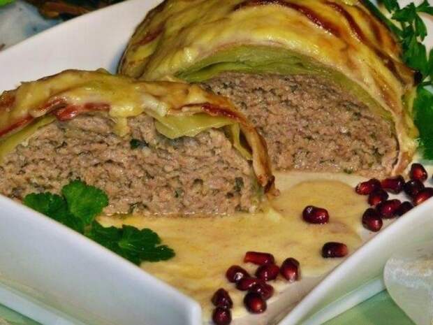 Мясной рулет "Голубец" в сливочном соусе Мясной рулет "Голубец" в сливочном соусе