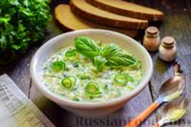 Фото к рецепту: Огуречный суп на ряженке с брынзой и фетой