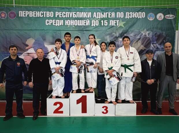 Спортсмены из Адыгейска успешно выступили на первенстве Адыгеи по дзюдо среди юношей и девушек