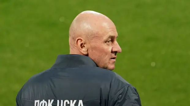 Экс-тренер ЦСКА назвал неожиданным уход Онопко и Овчинникова из клуба