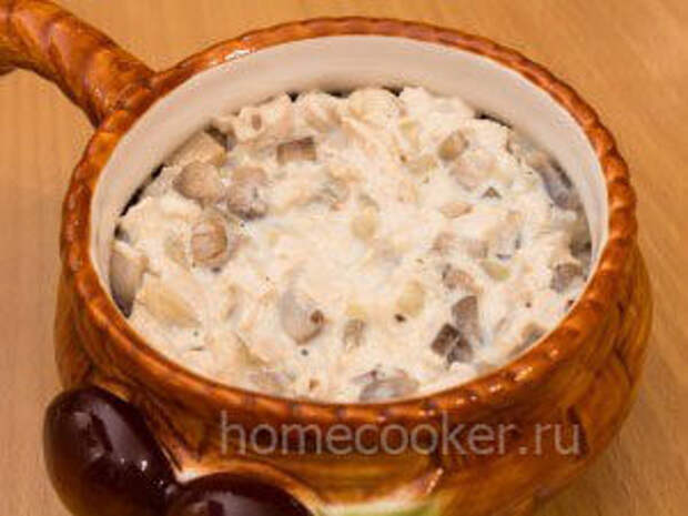 Жюльен с курицей и грибами Vykladyvaem v kokotnitsy 300x225 Жюльен с курицей и грибами