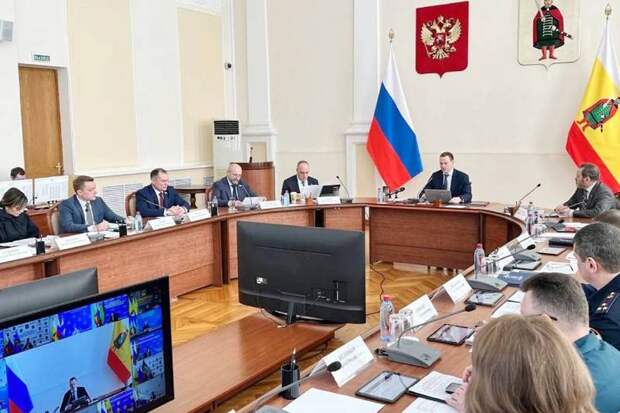 Губернатор Малков обсудил дороги, леса и работу ЖКХ на заседании правительства