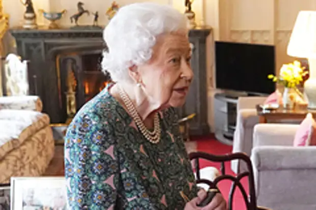 В Британии назвали причину вынужденного затворничества королевы
