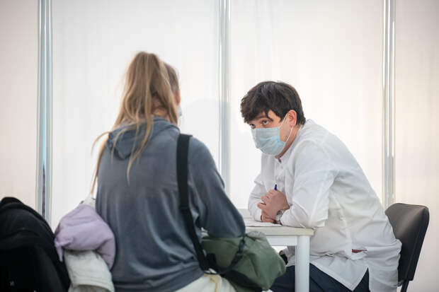 Дерматовенеролог Силин рассказал, можно ли заразиться сифилисом через одежду с маркетплейсов