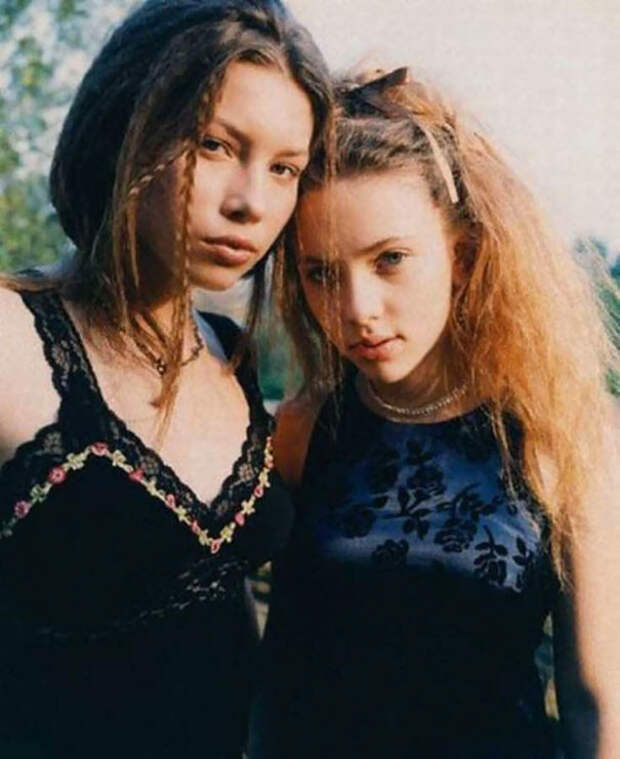 3.  Шестнадцатилетняя Джессика Бил и 14-летняя Скарлетт Йоханссон, 1998 знаменитости, редкие фотографии