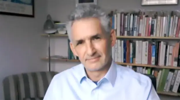 «Микробы работают сообща»: британский генетик о связи микрофлоры кишечника с COVID-19 и психическим здоровьем