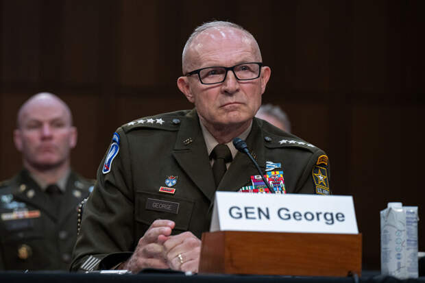 Начальник штаба армии США Рэнди Джордж уходит в отставку по требованию Хегсета