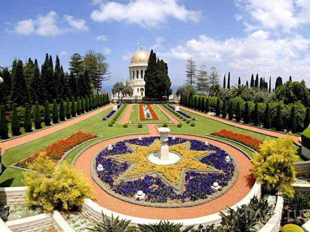 Сады также являются местом паломничества последователей течения бахаев, Израиль / Израиль