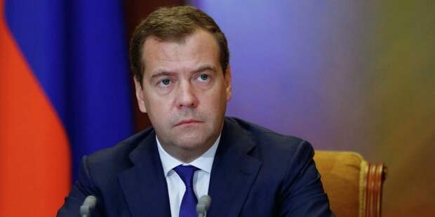 Медведев потребовал от Грефа исполнить что было сказано
