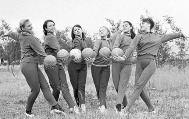 Архивные снимки женских спортивных команд СССР