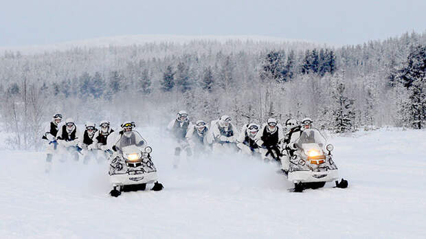 МОТОСТРЕЛКИ СЕВЕРНОГО ФЛОТА В ЗАПОЛЯРЬЕ. ФОТО: MOD RUSSIA/GLOBALLOOKPRESS 