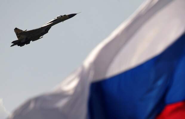ВВС России получили 12 новейших истребителей Су-35С