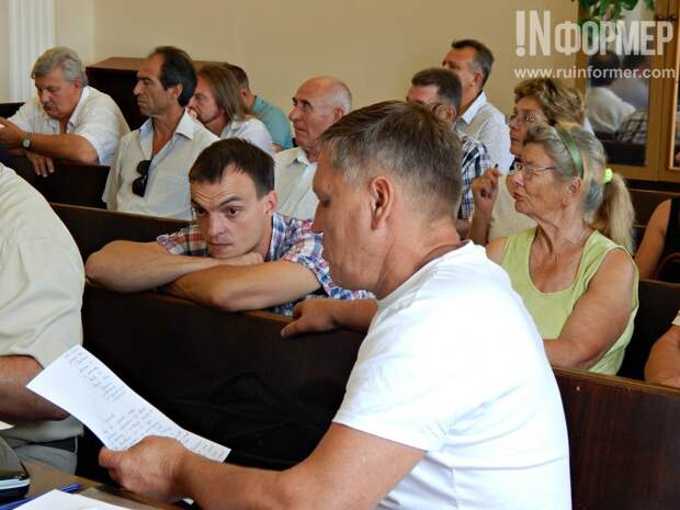 В севастопольском суде Геннадий Басов держится достойно (фото)