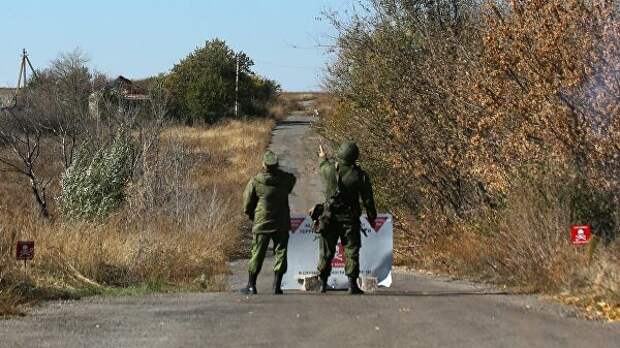 Представители ДНР в селе Петровское в Донецкой области Представители ДНР в селе Петровское в Донецкой области