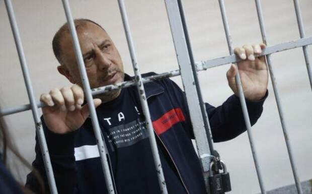 баку устраивает демарши из-за ареста банды в екатеринбурге