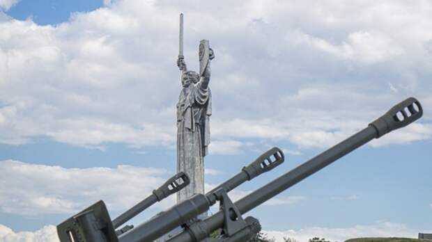 Liberation: французский политик Руаяль стала объектом нападок после критики действий Киева