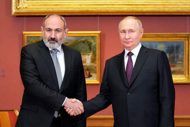 Путин начал переговоры с премьер-министром Армении Пашиняном