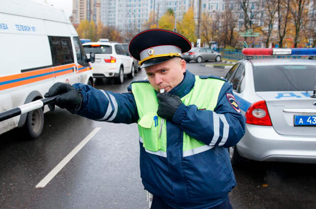 Как сотрудники ГИБДД вычисляют нетрезвых водителей в потоке машин