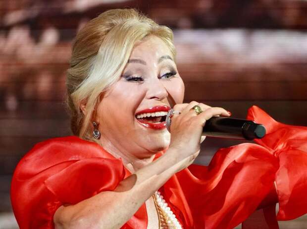 Цыганова раскритиковала Богомолова, который стал ректором Школы-студии МХАТ