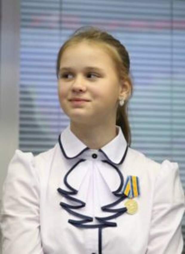 12-летняя Юля Король, спасавшая детей на Сямозере, получила медаль