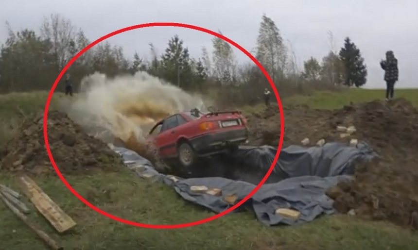 В Латвии внуки сняли на видео обезумевшего деда, «утопившего» машину в кока-коле