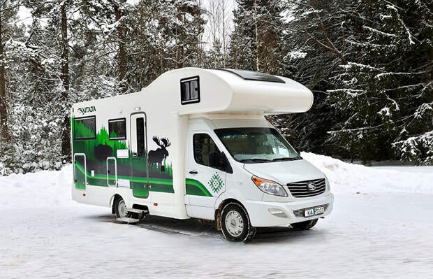 МАЗ представил автодом: холодильник, душ, два отопителя, а также мангал, шампуры и казан в комплекте