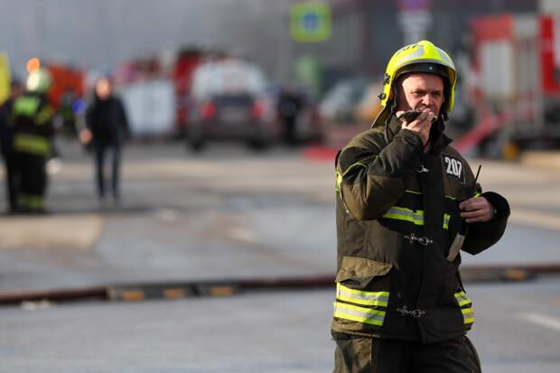 Объявлено о пожаре в промзоне региона России в 1500 километрах от Украины после удара ВСУ