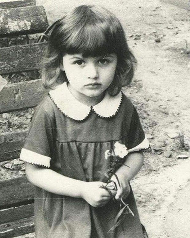 Елена Вакуленко (Пинская) в детстве